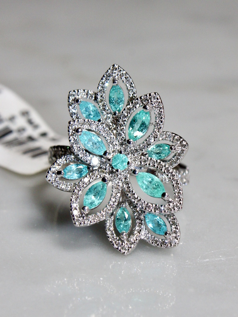 Espectacular Anillo 11 Turmalinas Paraíba Neón con Halo de Diamantes en Platino 3