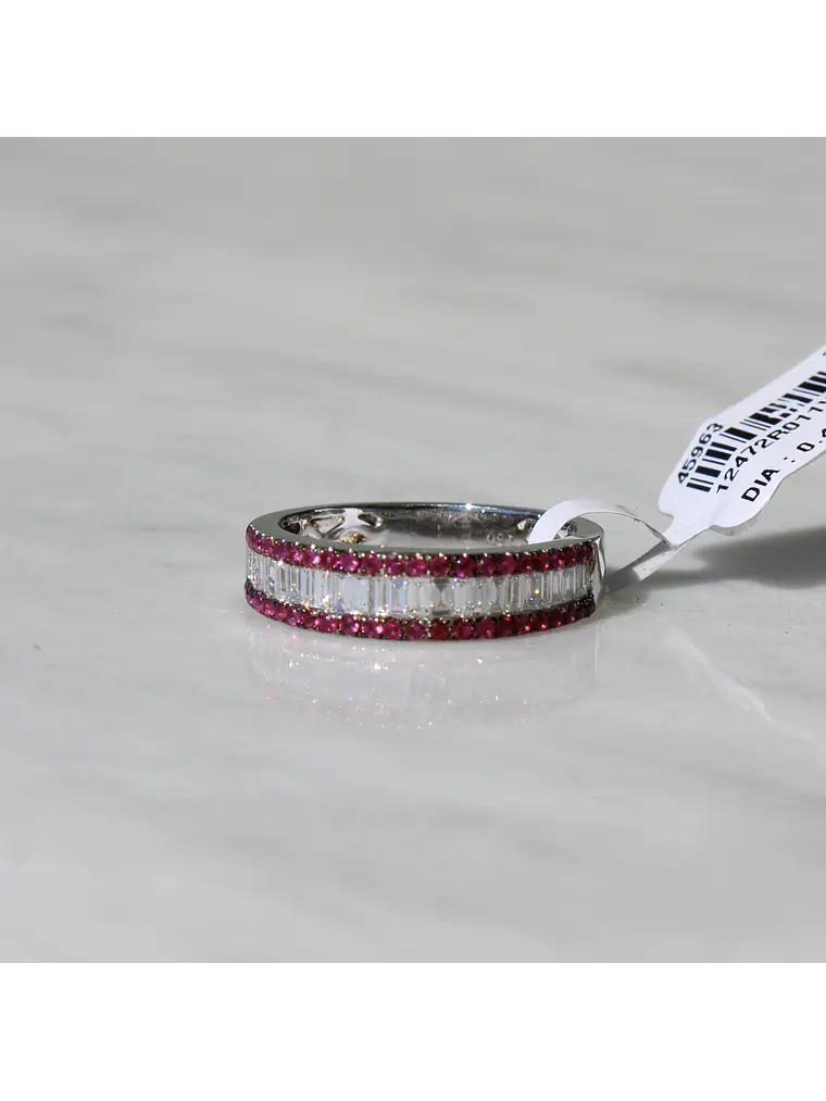 Anillo Cintillo Diamantes Baguette y Rubíes en Oro Blanco 18k 2