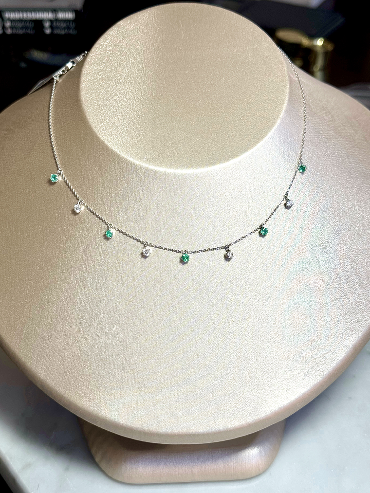 Collar Esmeraldas y Diamantes Colgantes Mediano Oro Blanco 18K 3