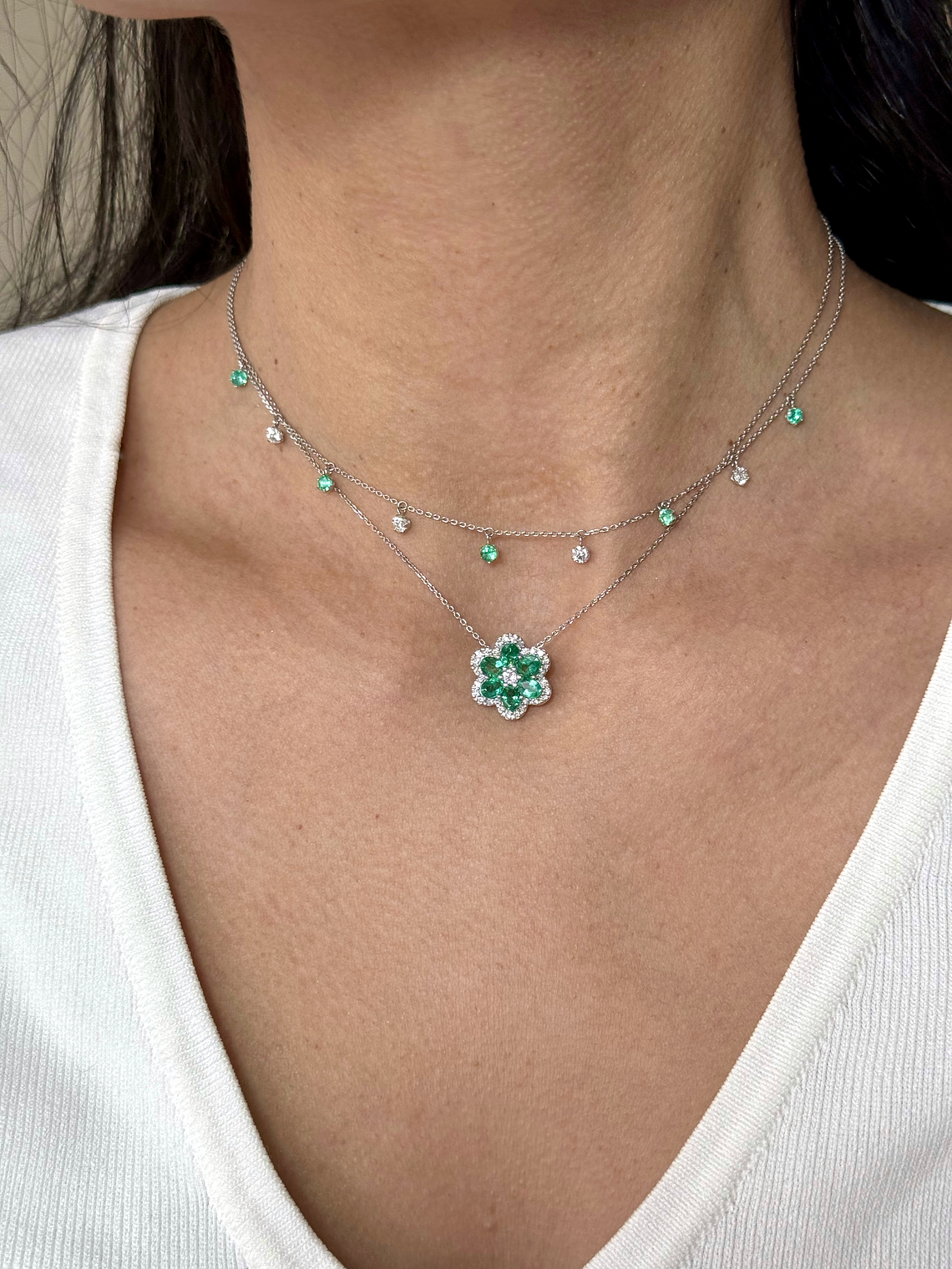 Collar Esmeraldas y Diamantes Colgantes Mediano Oro Blanco 18K 5