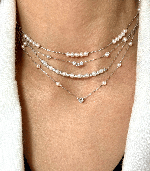 Collar Perlas Cultivadas y 3 Diamantes Oro Blanco 18K