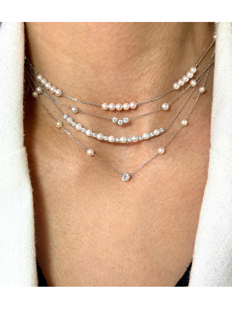 Collar Perlas Cultivadas y 3 Diamantes Oro Blanco 18K 2