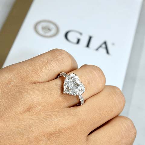 Anillo Solitario de Gran Diamante Corazón Certificado GIA Platino