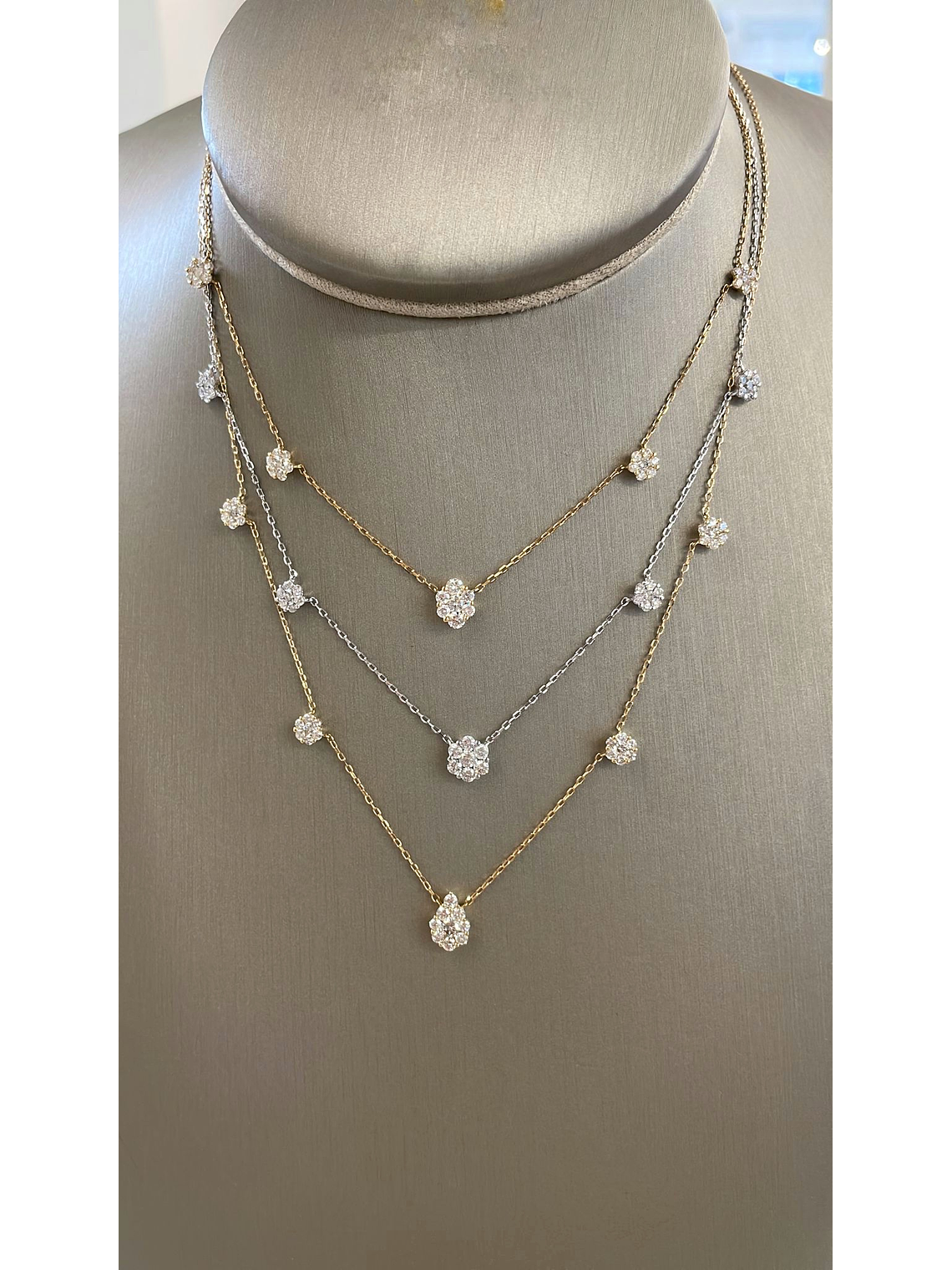 Collar de Diamantes Colgantes 100 Puntos Oro Blanco 18K 6