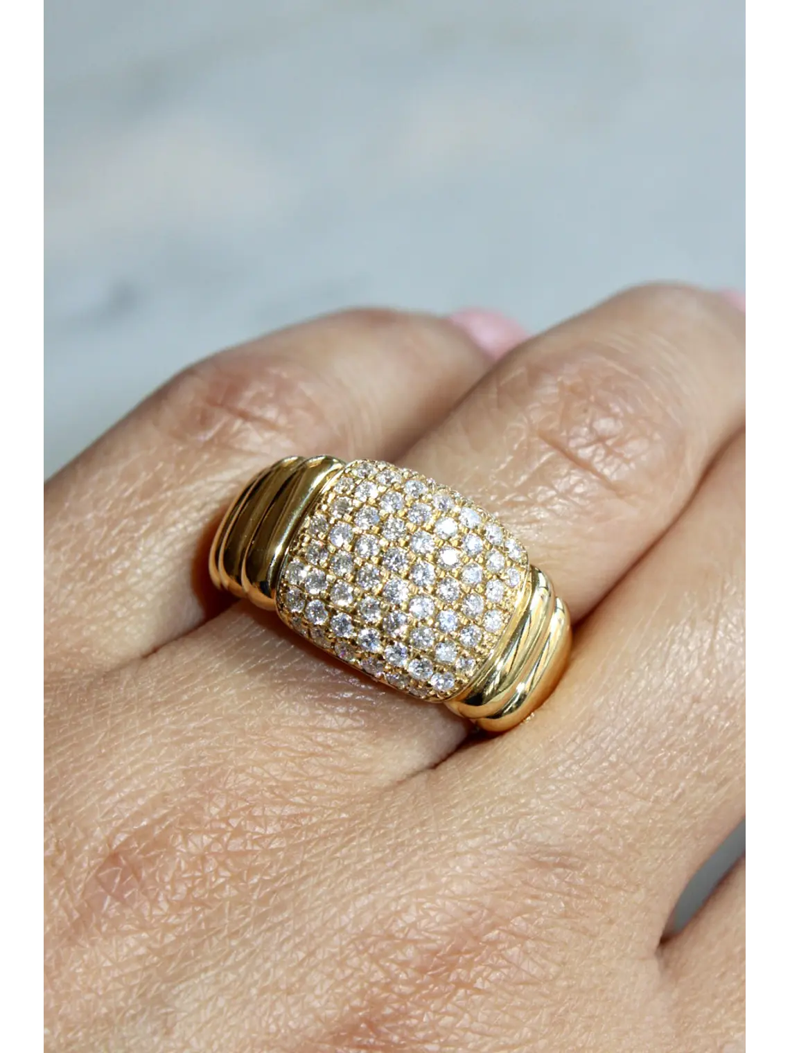 Maxi Anillo Lujo Moderno Ancho Diamantes Oro Amarillo 18K 2