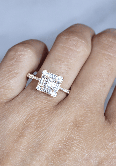 Gran Anillo Solitario Diamantes Baguette Oro Amarillo 18K