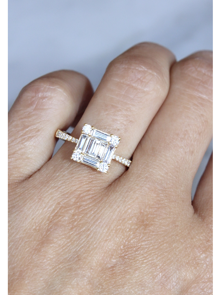 Gran Anillo Solitario Diamantes Baguette Oro Amarillo 18K 2