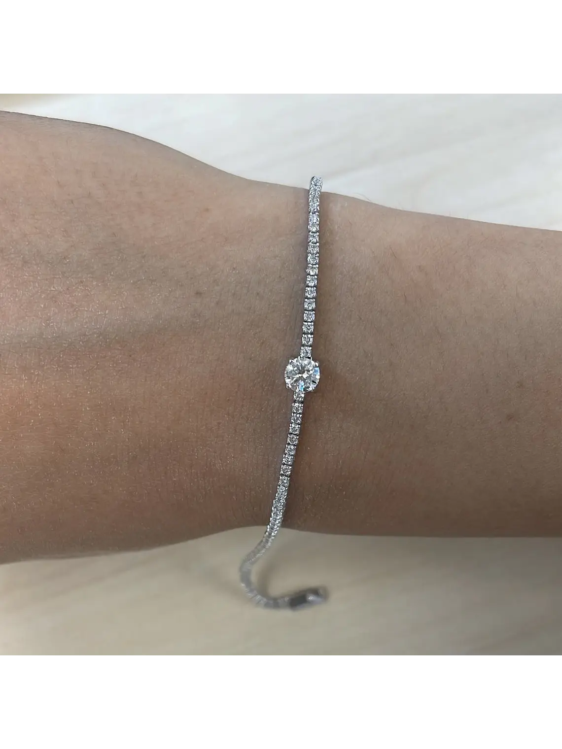Maravillosa Pulsera Tennis Diamante Central Gran Tamaño en Oro Blanco 18K 2