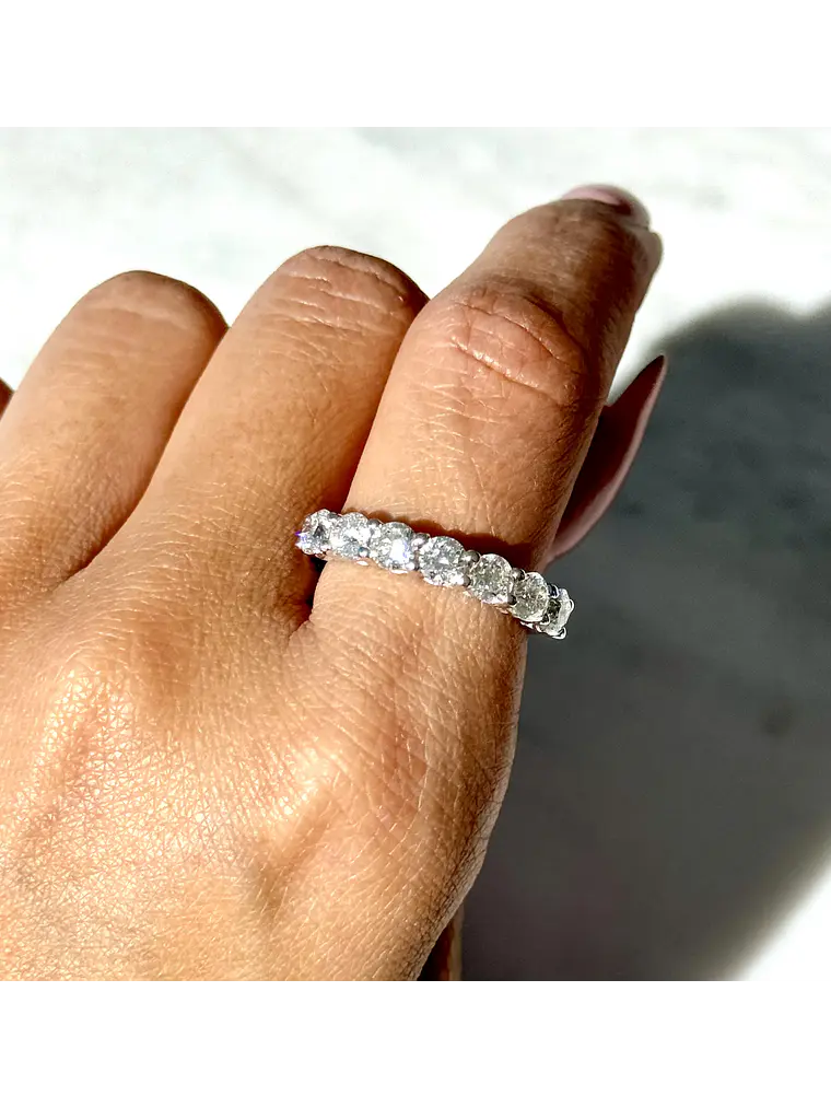 Gran Anillo Cintillo 7 Diamantes en Oro Blanco 18K 2