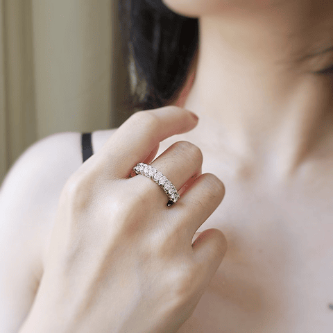 Gran Anillo Cintillo 11 Diamantes Ovales en Oro Blanco 18K