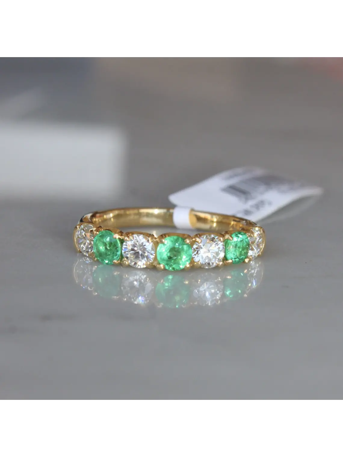 Anillo Esmeraldas y Diamantes en Oro Amarillo 18K 2