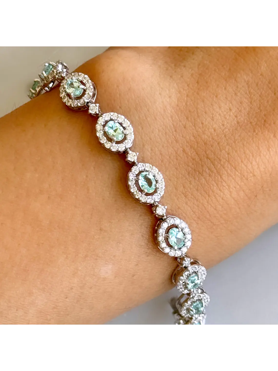 Maravilloso Brazalete Turmalina Paraíba y Diamantes en Platino 3