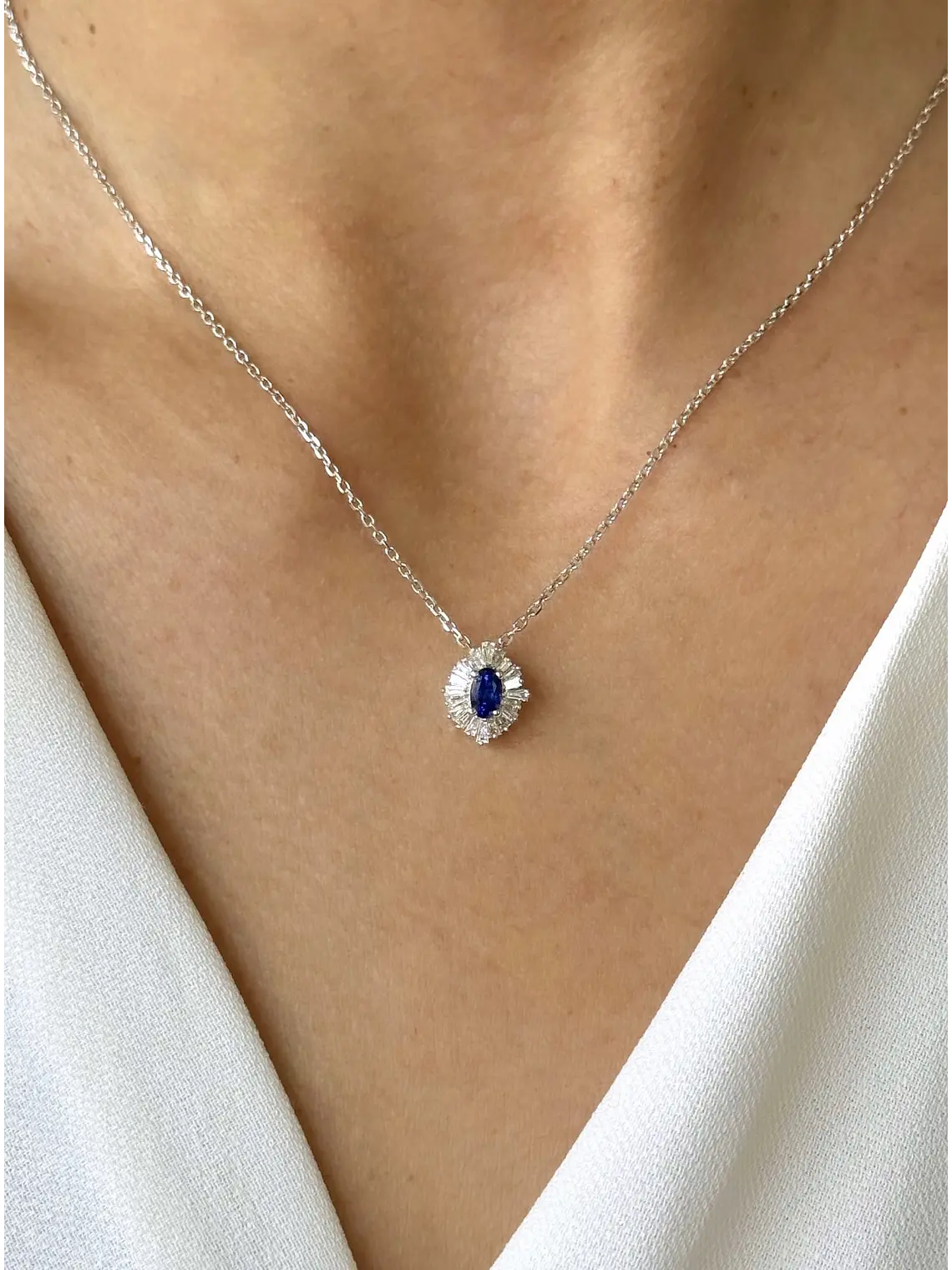 Collar Zafiro y Diamantes Baguette en Oro Blanco 18K 2