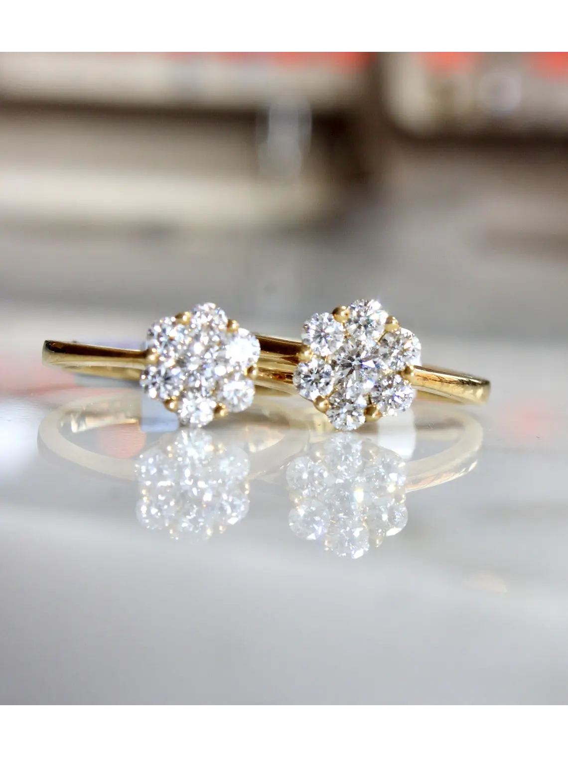 Precioso Anillo Maxi Roseta 1.0 Ct Diamantes y Oro Amarillo 18K 2