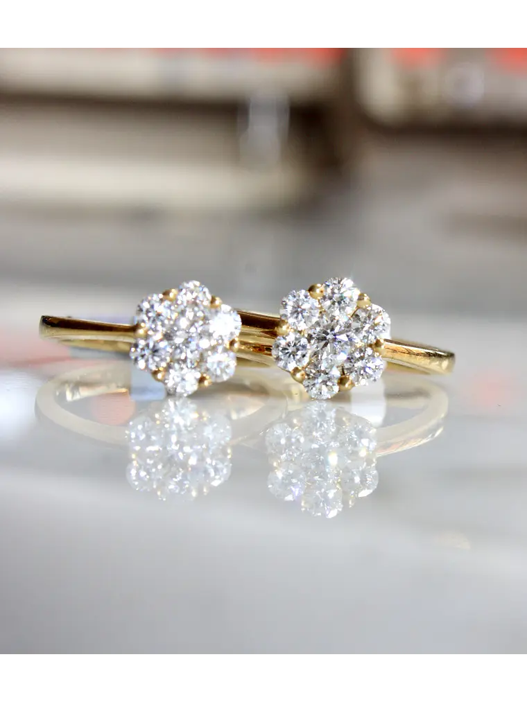 Precioso Anillo Maxi Roseta 1.0 Ct Diamantes y Oro Amarillo 18K 2