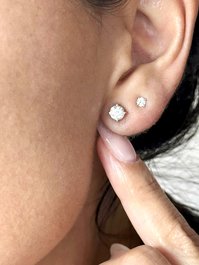 Aros Punto de Luz Diamantes 1 Ct 100 puntos en Oro Blanco 18K 3