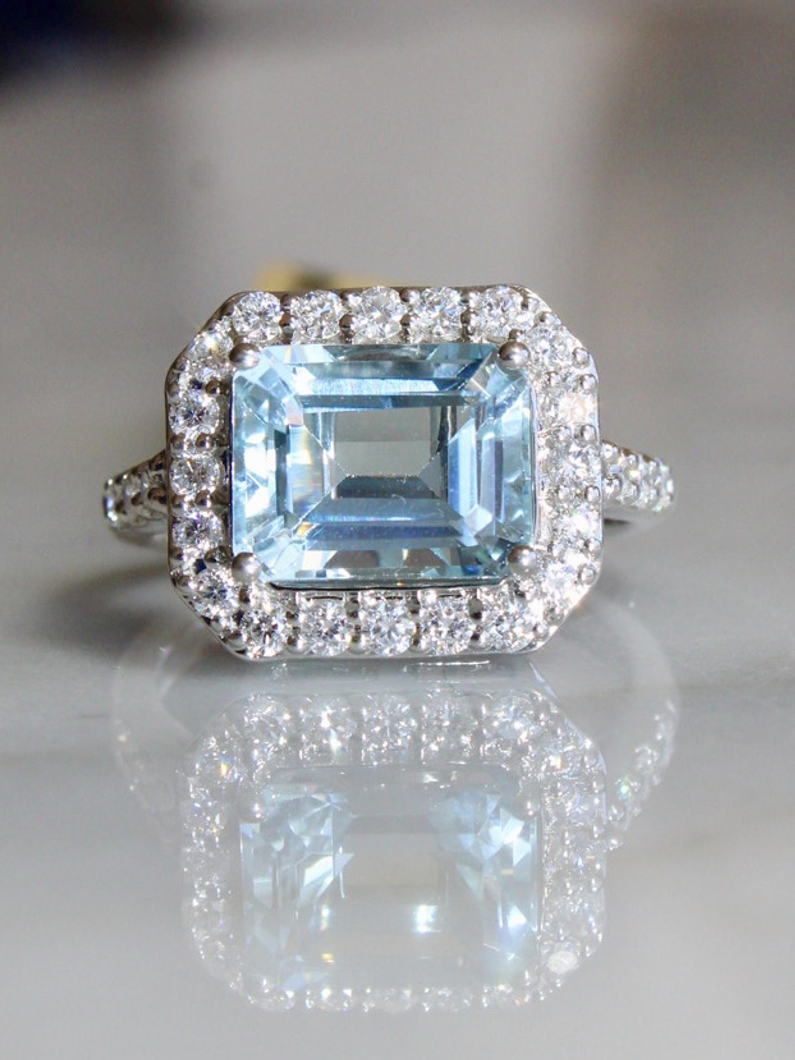 Gran Maxi Anillo Aguamarina y Diamantes en Platino 2