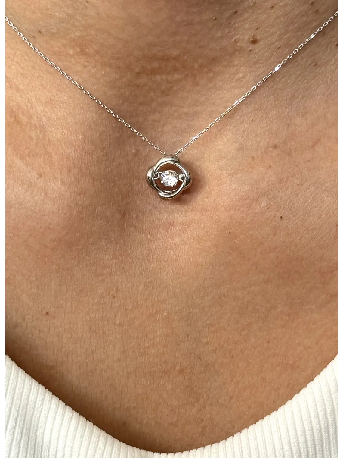 Exclusivos Puntos de Luz 2.0 Dancing Diamond Oro Blanco 18K 2