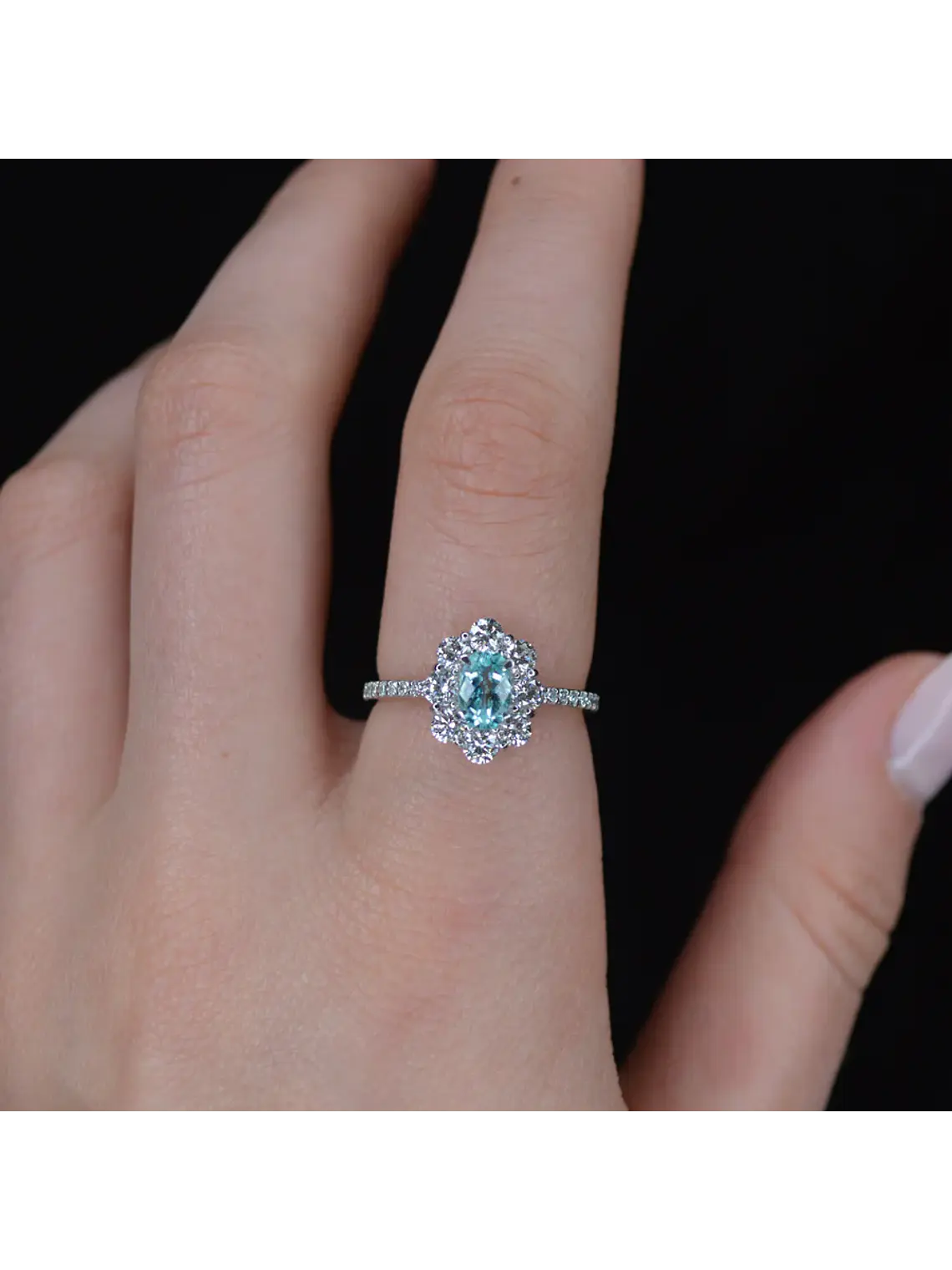 Precioso Anillo Turmalina Paraíba Natural Halo de Diamantes en Oro Blanco 18K 4