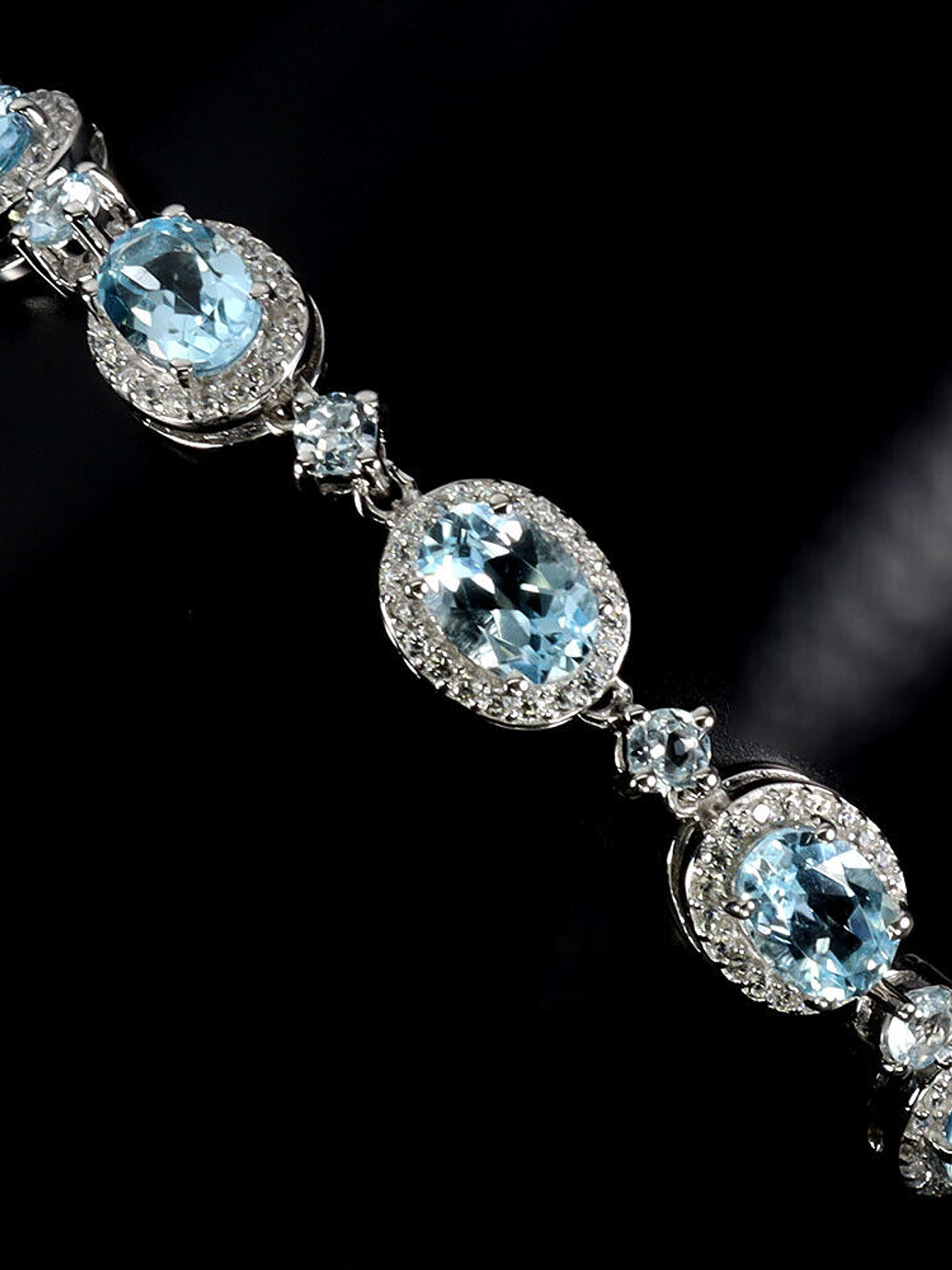 Maravilloso Brazalete Aguamarinas y Diamantes en Platino 1