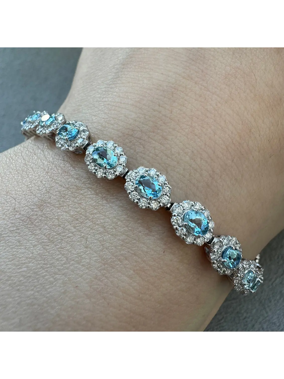 Maravilloso Brazalete Aguamarinas y Diamantes en Platino 4