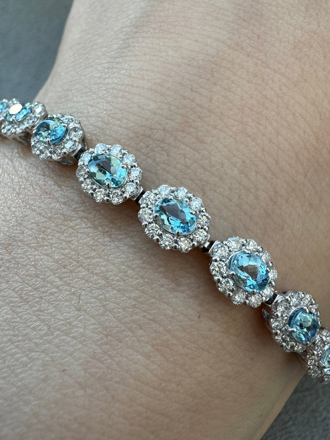Maravilloso Brazalete Aguamarinas y Diamantes en Platino 4
