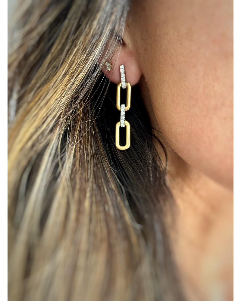 Aros Largos Eslabones Diamantes en Oro Amarillo 18K