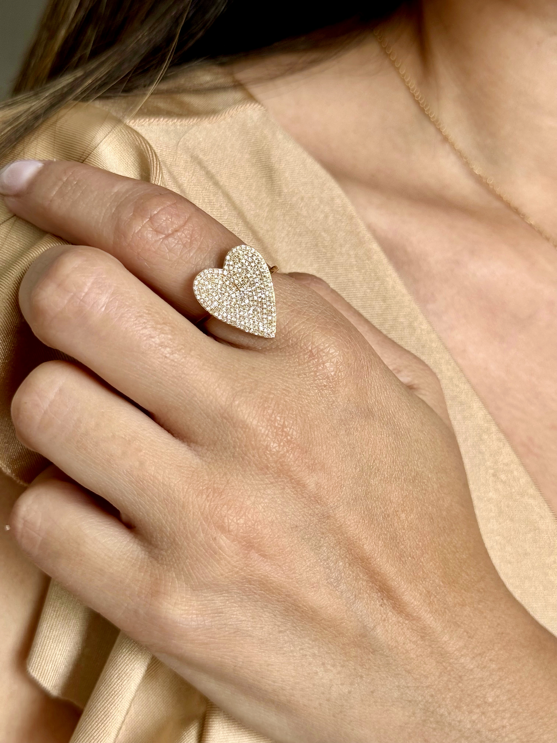 Gran Anillo Forma Corazón Pavé Oro Amarillo 18K 2