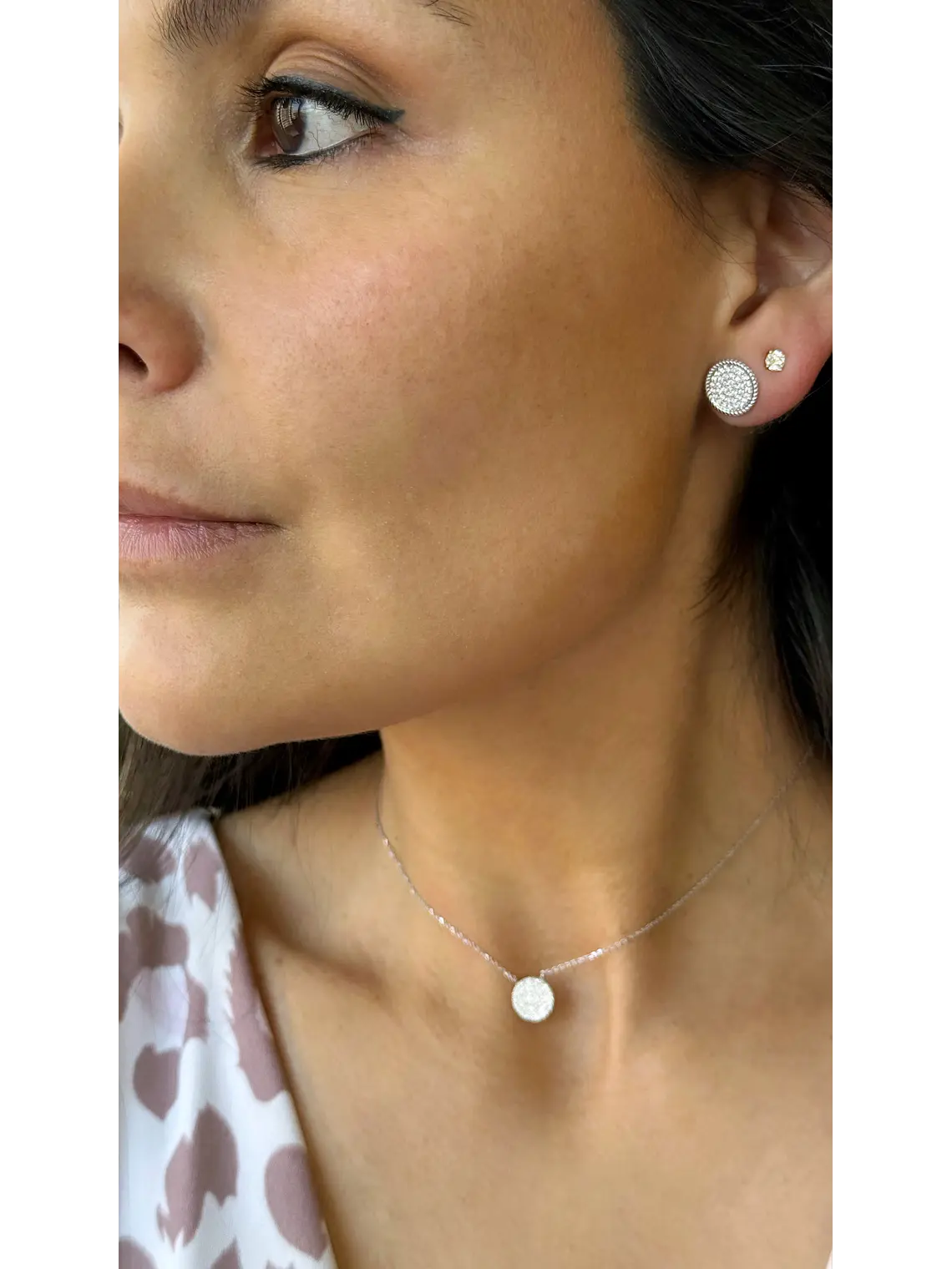 Aros Disco Diamantes Redondos Grandes en Oro Amarillo 18K 4