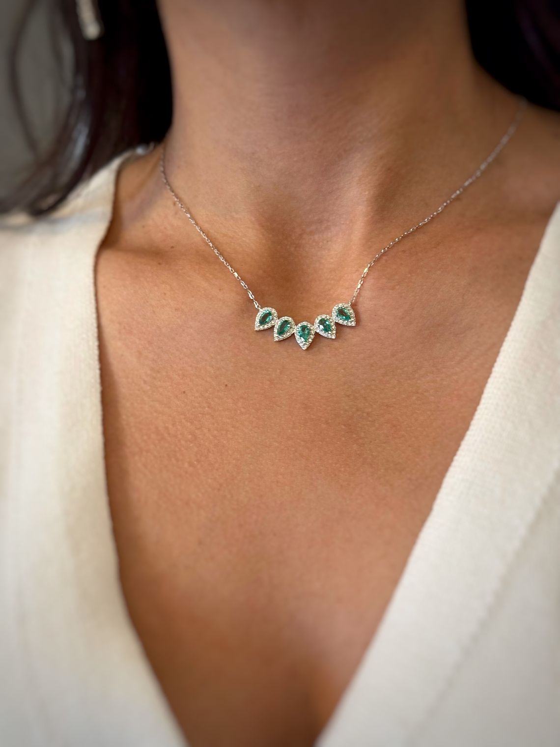 Collar 5 Esmeraldas y Diamantes en Oro Blanco 18K 3
