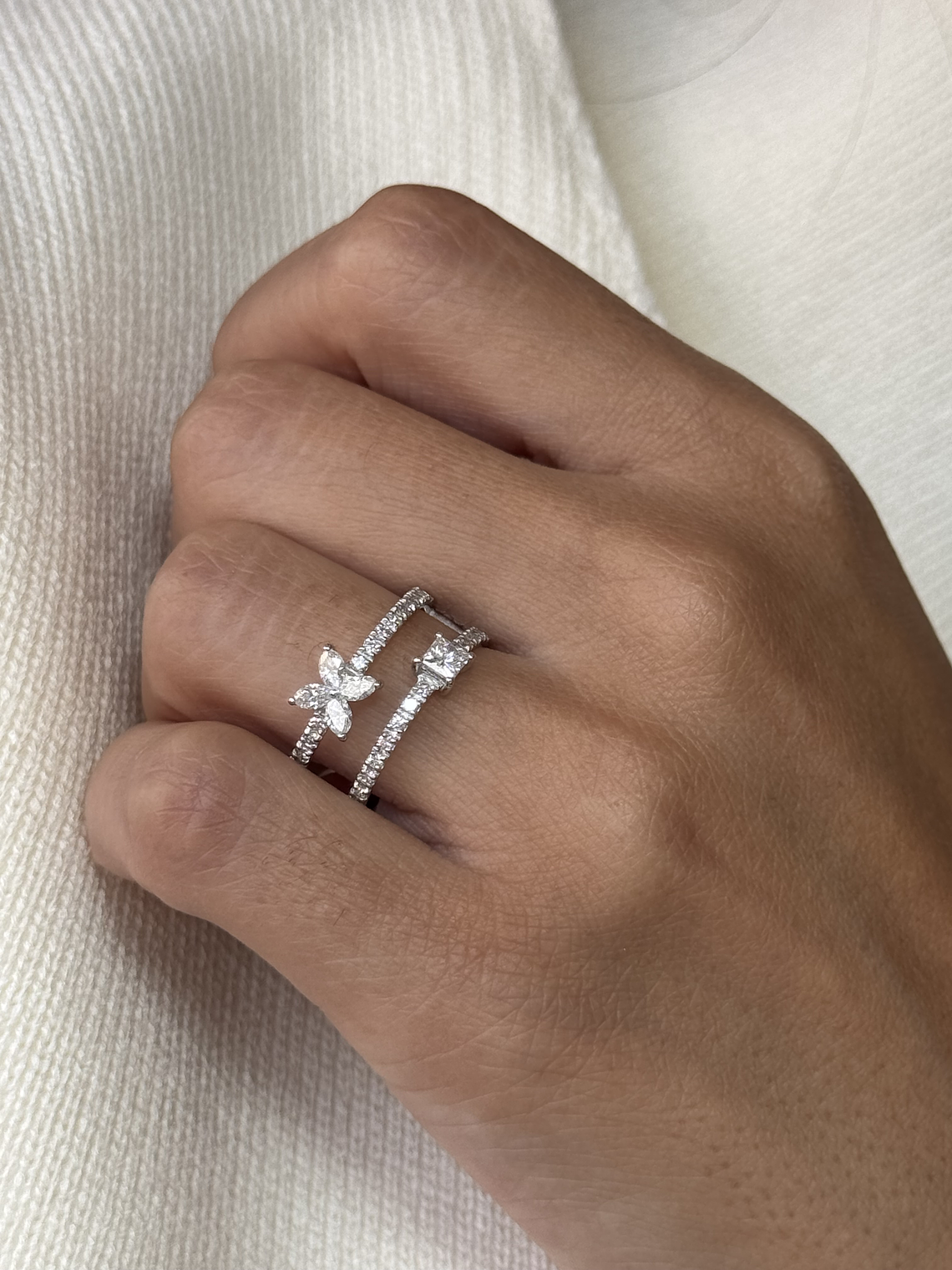 Anillo Cintillo Doble Moderno Diamanates Oro Blanco 18K 2