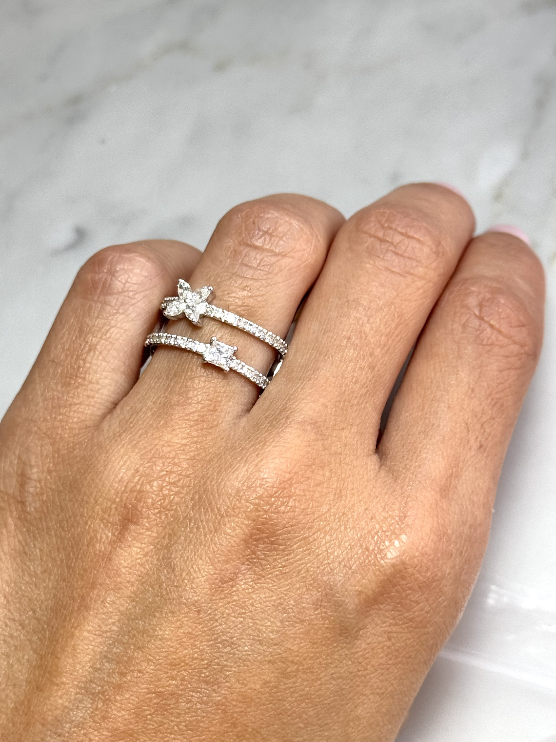 Anillo Cintillo Doble Moderno Diamanates Oro Blanco 18K 3