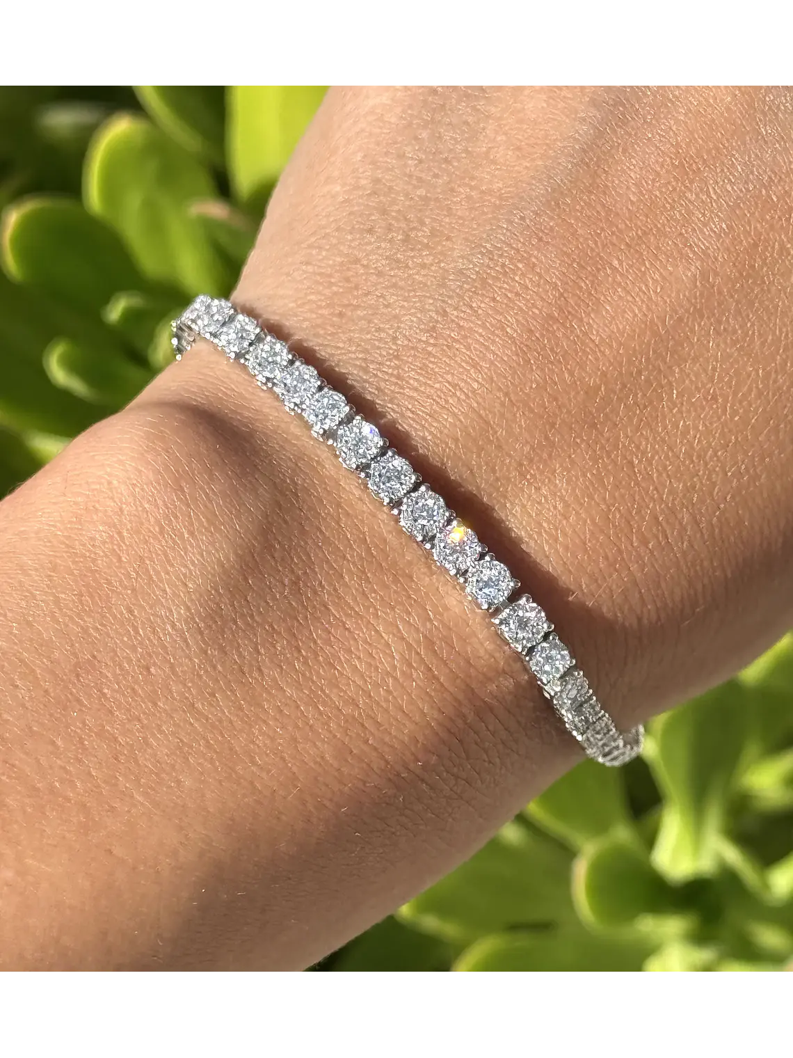 Maravillosa Pulsera Rosetas Diamantes en Oro Blanco 18K 1