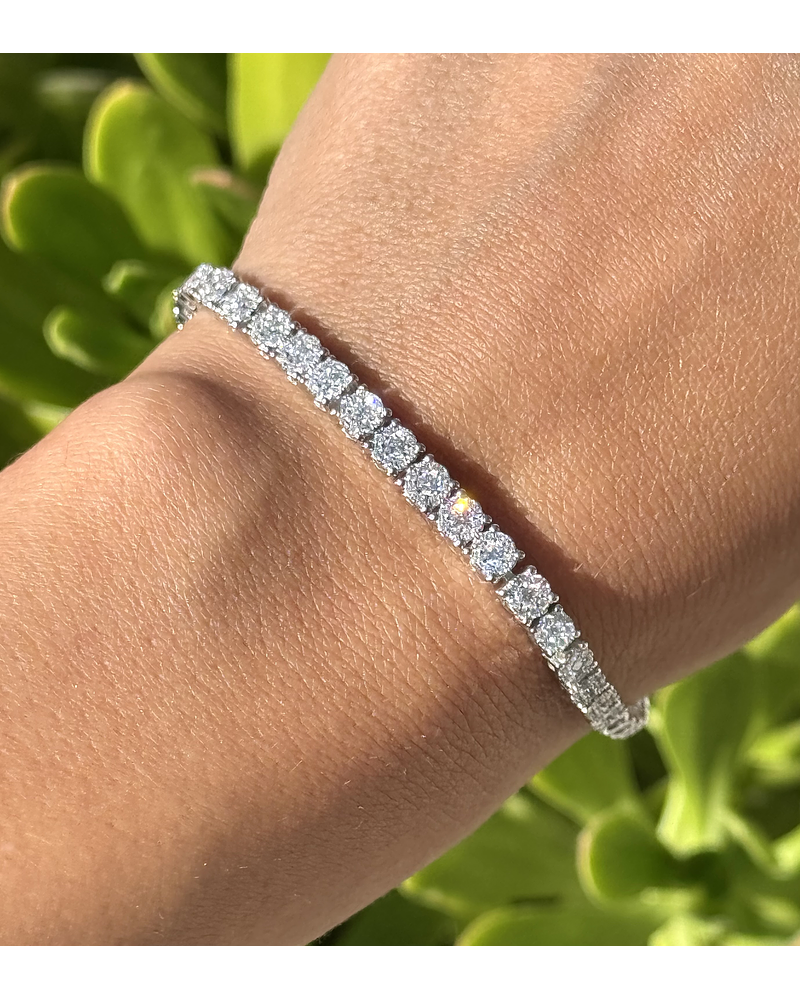 Maravillosa Pulsera Rosetas Diamantes en Oro Blanco 18K