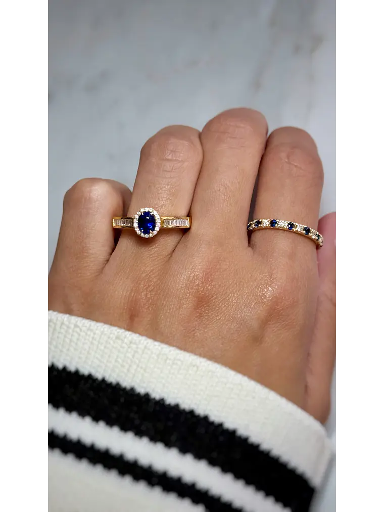 Elegante Anillo Zafiro Azul Oval Diamantes Baguette Oro Amarillo 18K 6