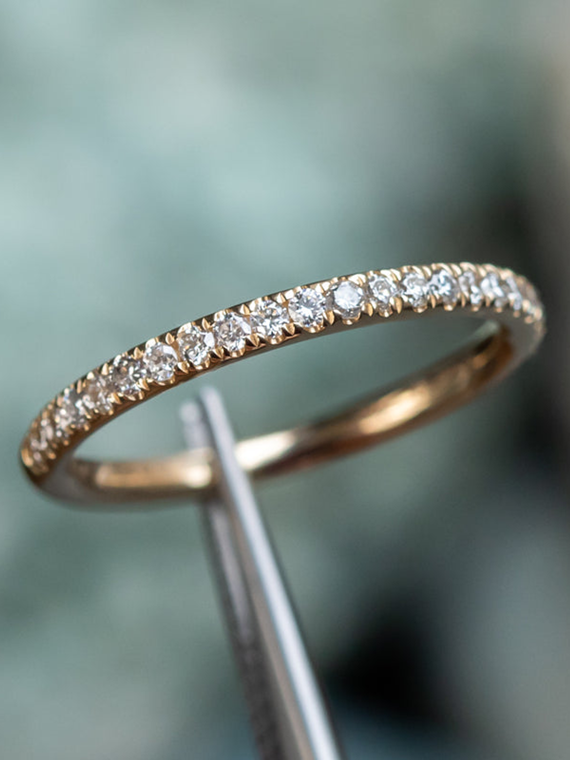 Anillo Cintillo Diamantes Oro Amarillo 18K 3