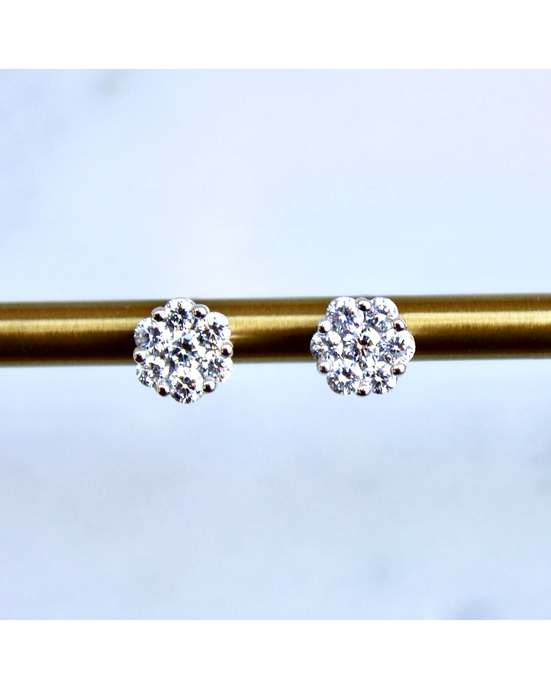 Aros Rosetas Medianas Diamantes en Oro Blanco 18K