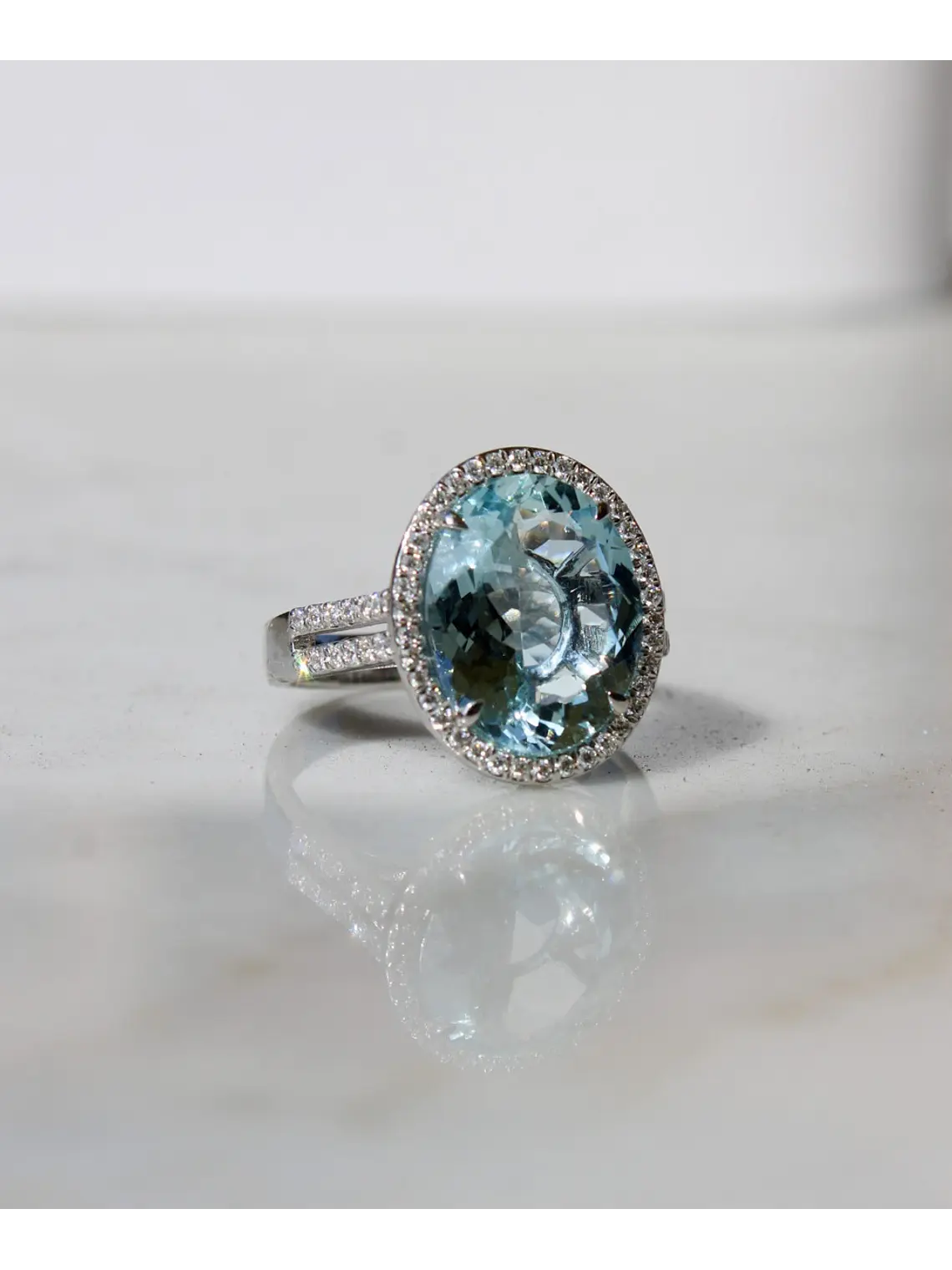 Gran Maxi Anillo Aguamarina y Diamantes en Oro Blanco 18K 2