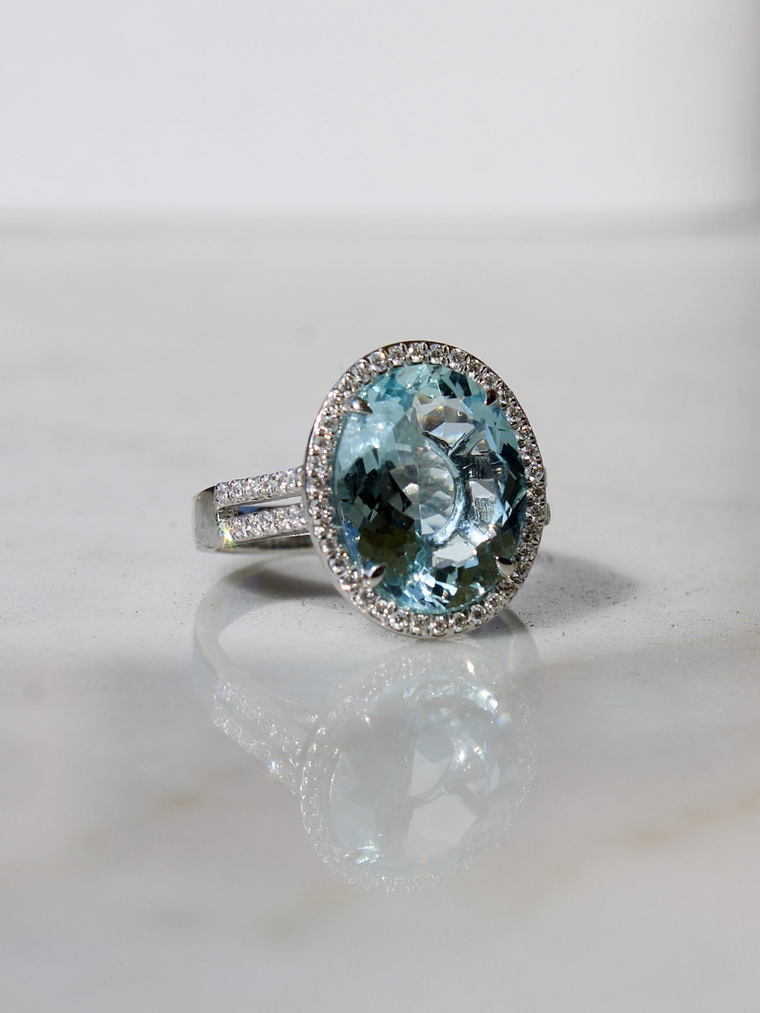Gran Maxi Anillo Aguamarina y Diamantes en Oro Blanco 18K 2