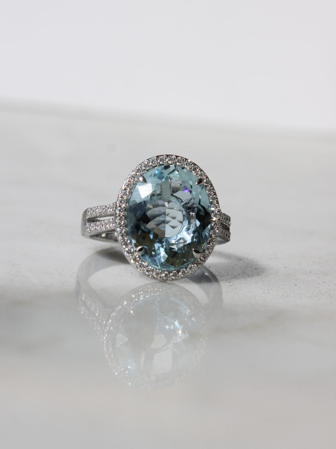 Gran Maxi Anillo Aguamarina y Diamantes en Oro Blanco 18K 4