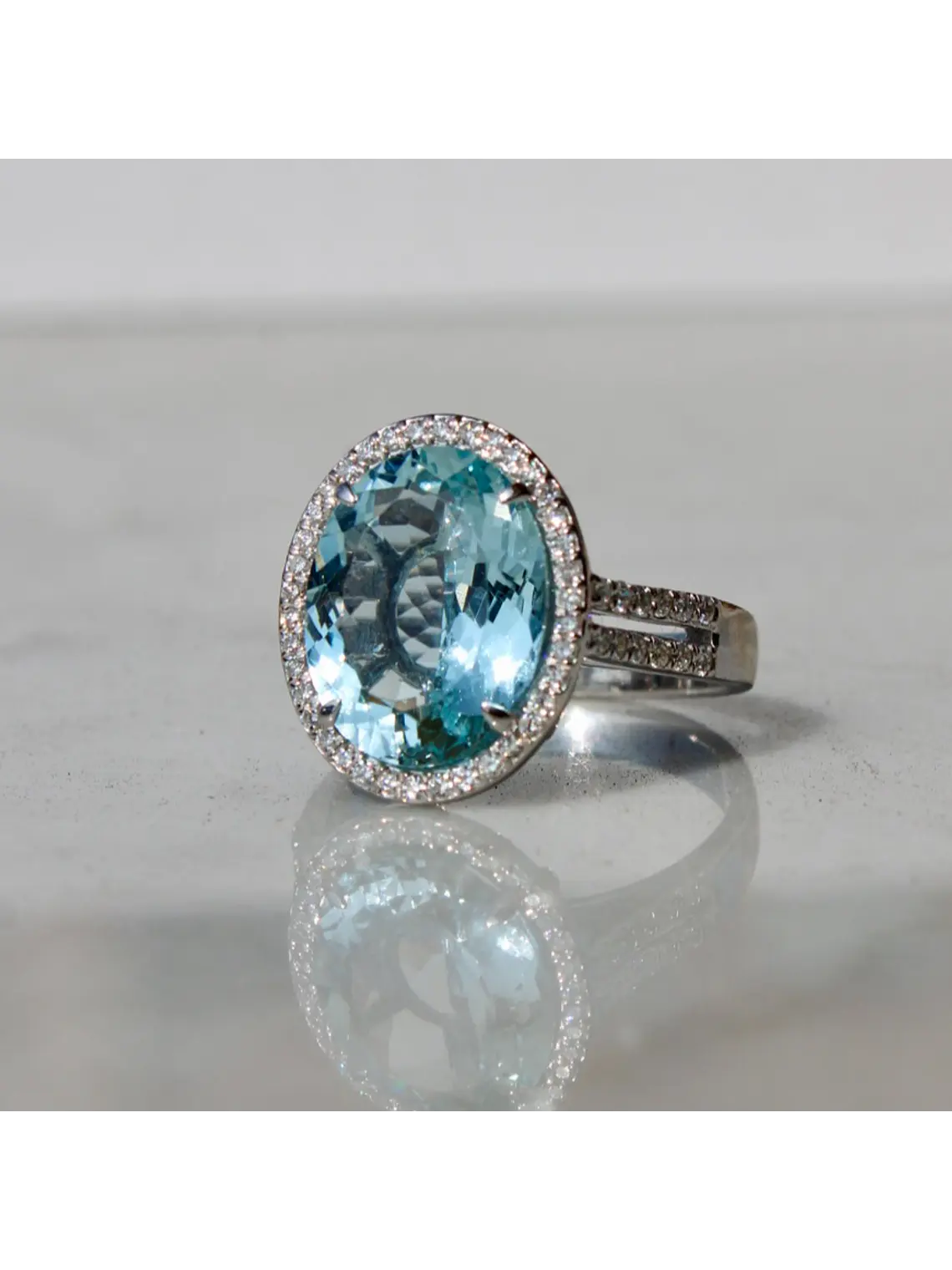 Gran Maxi Anillo Aguamarina y Diamantes en Oro Blanco 18K 1