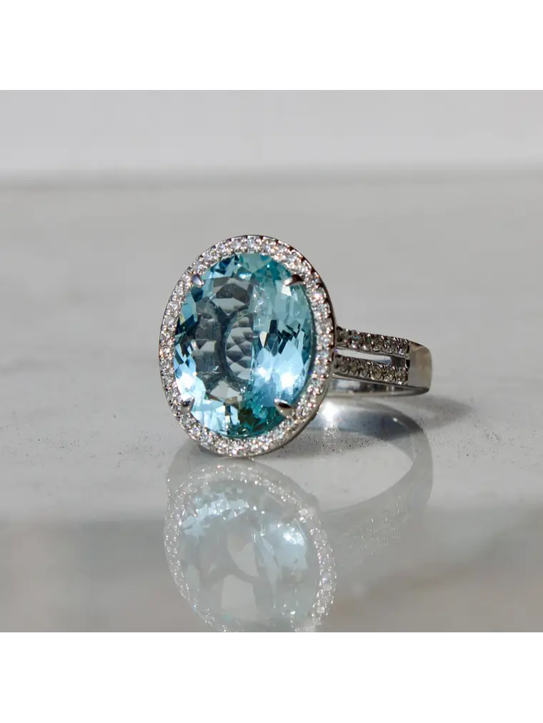 Gran Maxi Anillo Aguamarina y Diamantes en Oro Blanco 18K 1