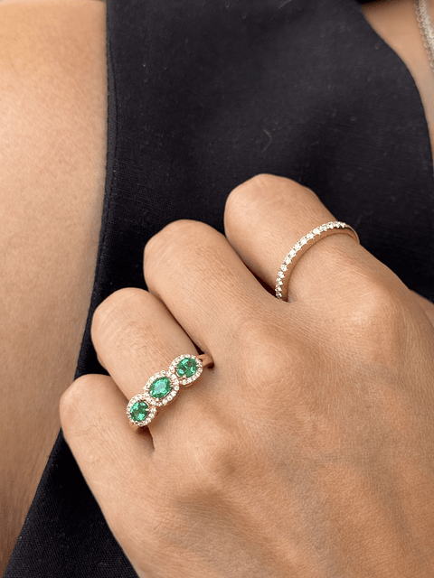 Anillo Tricillo Preciosas Esmeraldas y Diamantes en Oro Amarillo 18K