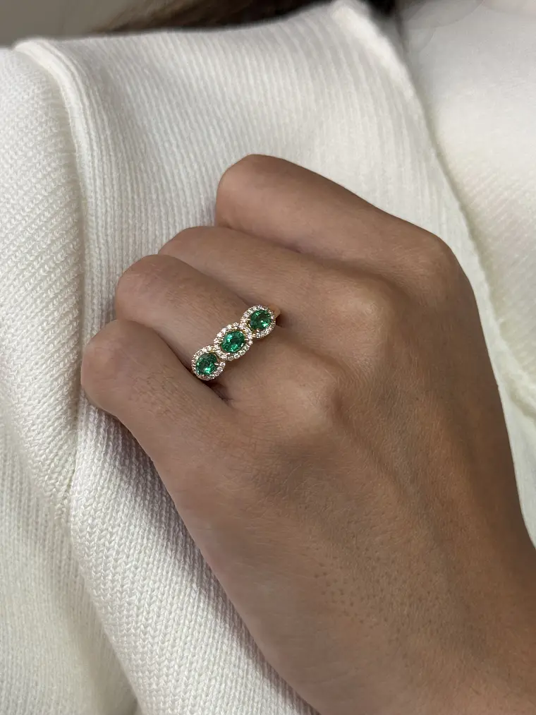 Anillo Tricillo Preciosas Esmeraldas y Diamantes en Oro Amarillo 18K 3