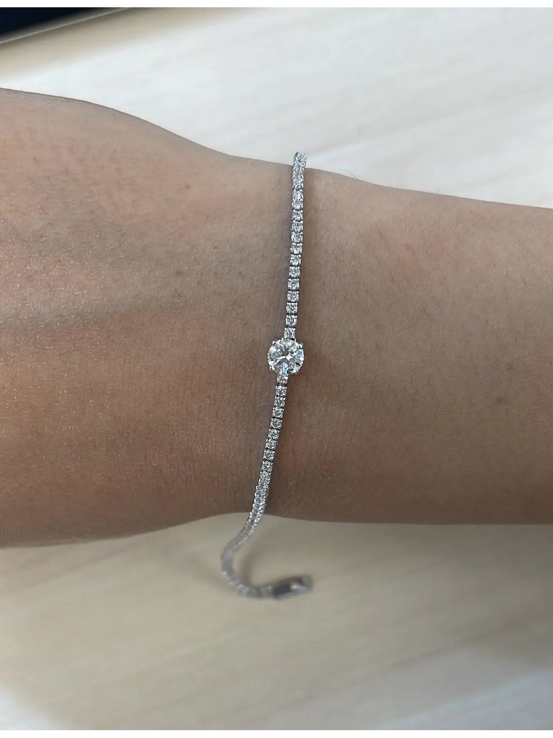 Maravillosa Pulsera Tennis Diamante Central Gran Tamaño en Oro Blanco 18K 3