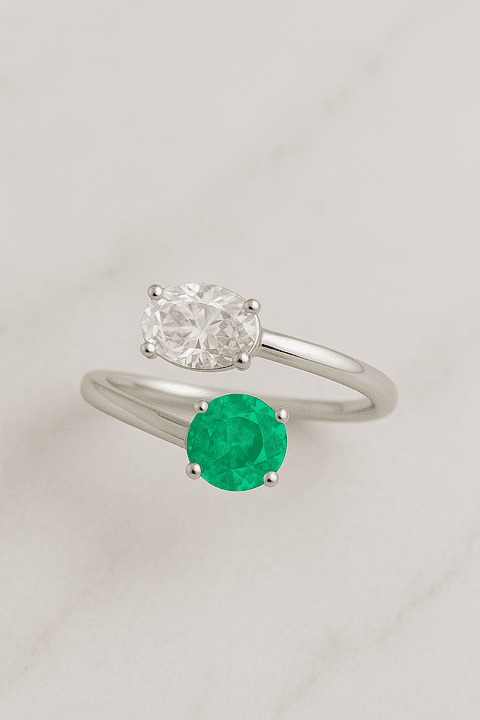 Anillo Preciosa Esmeralda y Diamante en Oro Blanco 18K