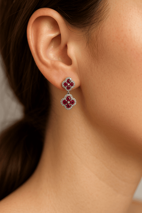 Aros Doble Trébol Rubíes y Diamantes Oro Blanco 18K