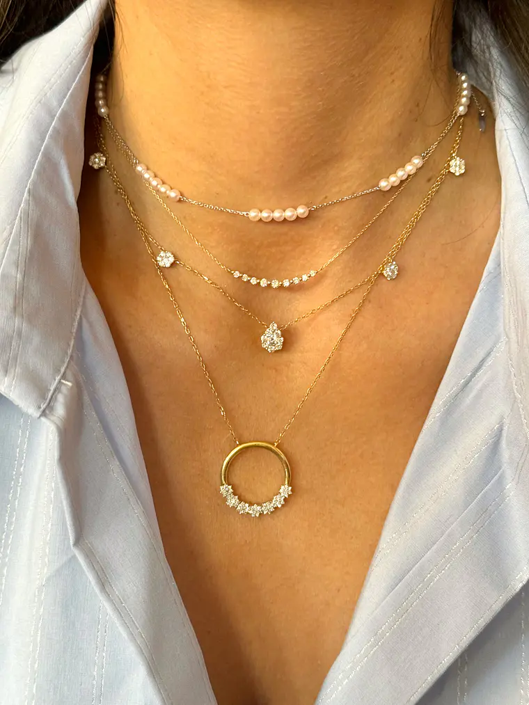 Collar de 25 Perlas Cultivadas Pequeñas en Oro Blanco 18K 2