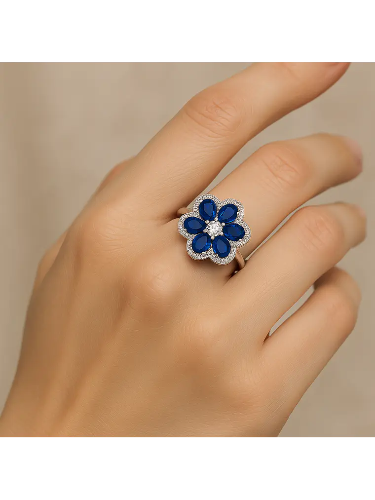 Anillo Solitario Flor de Zafiros Azules y Diamantes en Oro Blanco 18K 2