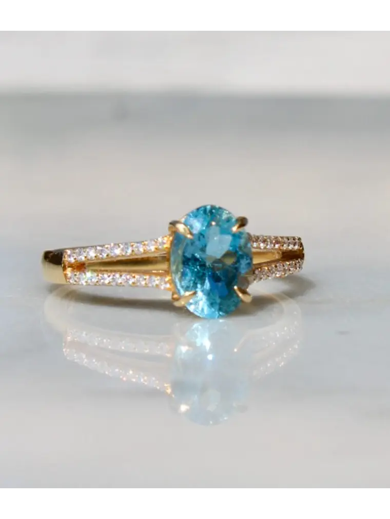 Anillo Aguamarina con Diamantes en Oro Amarillo 18K 2